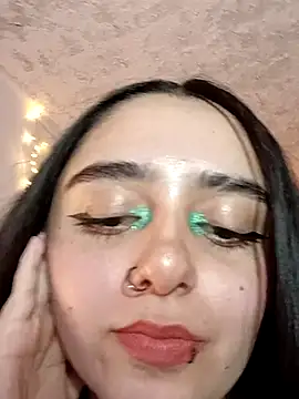 Snapshot of IvonneT chatting on February 28, 2025, 11:12 pm IvonneT online show from February 28, 2025, 11:12 pm