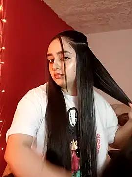 Snapshot of IvonneT chatting on October 19, 2025, 1:06 am IvonneT online show from October 19, 2025, 1:06 am