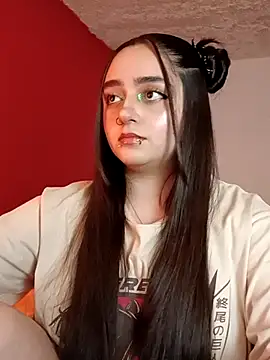 Snapshot of IvonneT chatting on November 2, 2025, 9:39 pm IvonneT online show from November 2, 2025, 9:39 pm