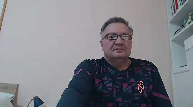 Snapshot of YOU6me chatting on December 28, 2024, 3:26 pm YOU6me online show from December 28, 2024, 3:26 pm