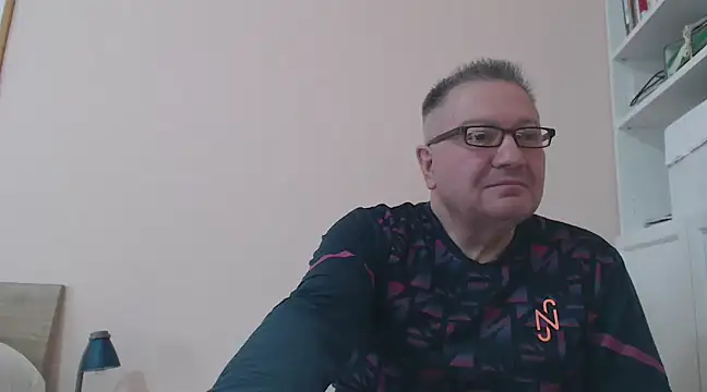 Snapshot of YOU6me chatting on January 1, 2025, 11:49 am YOU6me online show from January 1, 2025, 11:49 am