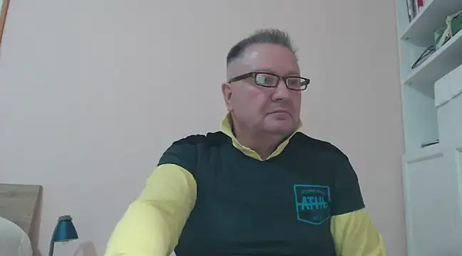 Snapshot of YOU6me chatting on January 1, 2025, 3:24 pm YOU6me online show from January 1, 2025, 3:24 pm
