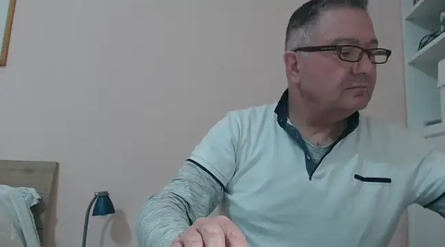 Snapshot of YOU6me chatting on January 12, 2025, 3:25 pm YOU6me online show from January 12, 2025, 3:25 pm