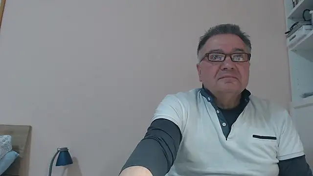 Snapshot of YOU6me chatting on February 14, 2025, 8:31 am YOU6me online show from February 14, 2025, 8:31 am