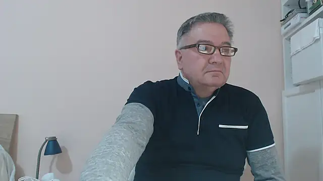 Snapshot of YOU6me chatting on February 20, 2025, 10:37 am YOU6me online show from February 20, 2025, 10:37 am