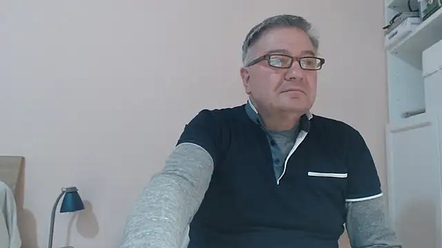 Snapshot of YOU6me chatting on February 20, 2025, 5:29 pm YOU6me online show from February 20, 2025, 5:29 pm