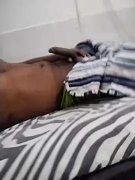 chocolatico1982 online show from December 3, 2024, 7:11 pm