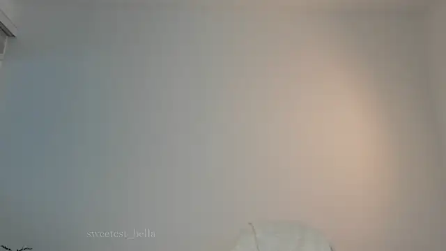 Snapshot of sweetest_bella chatting on March 12, 2025, 9:13 pm sweetest bella online show from March 12, 2025, 9:13 pm