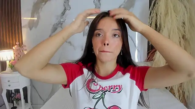 Snapshot of hannahill69 chatting on October 7, 2025, 4:42 am hannahill69 online show from October 7, 2025, 4:42 am