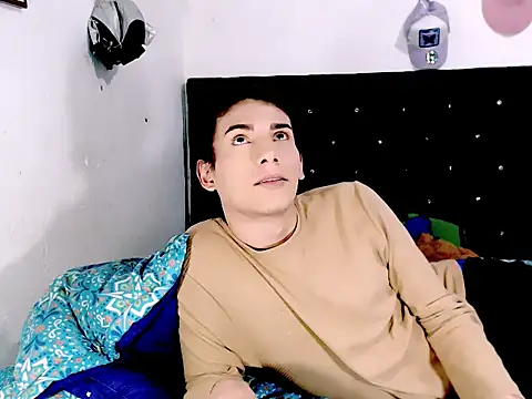 camii extrange online show from February 15, 2026, 7:43 pm