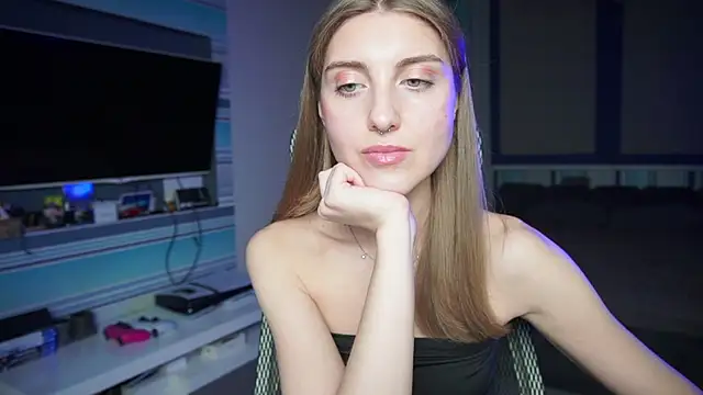 CassiaBlade1 online show from October 15, 2025, 3:45 pm