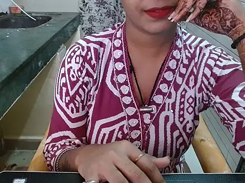 LovingPihu online show from October 15, 2025, 5:18 am