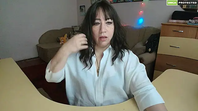 Lucretia Goldi  online show from January 1, 2025, 12:22 pm