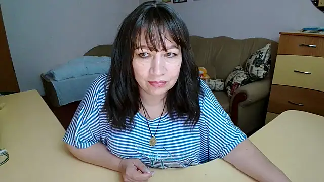 Lucretia Goldi  online show from October 19, 2025, 8:42 pm