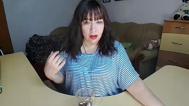 Snapshot of Lucretia_Goldi_ chatting on February 6, 2026, 9:29 pm Lucretia Goldi online show from February 6, 2026, 9:29 pm