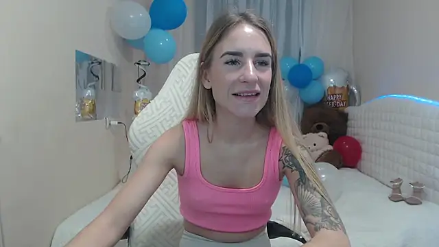 Snapshot of DeboraHorny chatting on October 5, 2025, 6:01 am DeboraHorny online show from October 5, 2025, 6:01 am