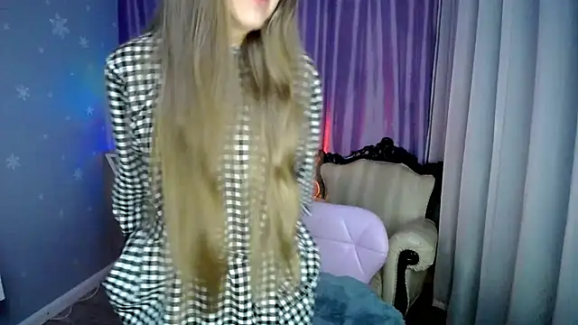 queen a n i online show from December 31, 2024, 2:58 pm