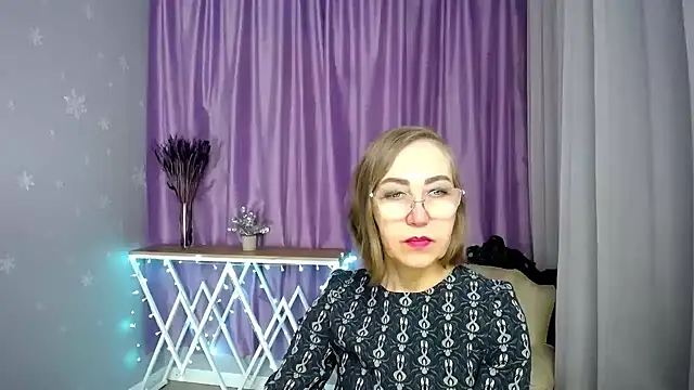 queen a n i online show from April 13, 2026, 7:25 am