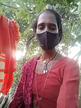 Snapshot of Mohni_Das chatting on December 2, 2024, 10:18 am Mohni Das online show from December 2, 2024, 10:18 am