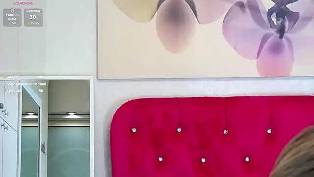 Snapshot of LoraDelNiro chatting on February 6, 2025, 7:40 pm LoraDelNiro online show from February 6, 2025, 7:40 pm