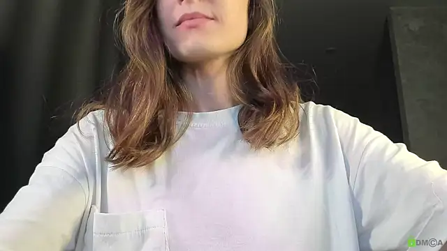 Courtney Luv online show from November 14, 2025, 12:48 pm