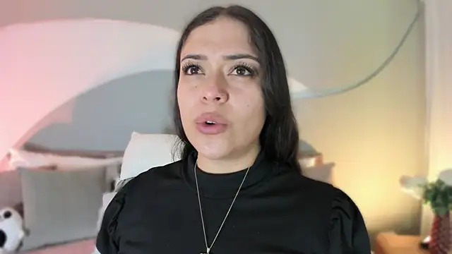 Snapshot of Nicolle_W chatting on October 4, 2025, 11:52 am Nicolle W online show from October 4, 2025, 11:52 am