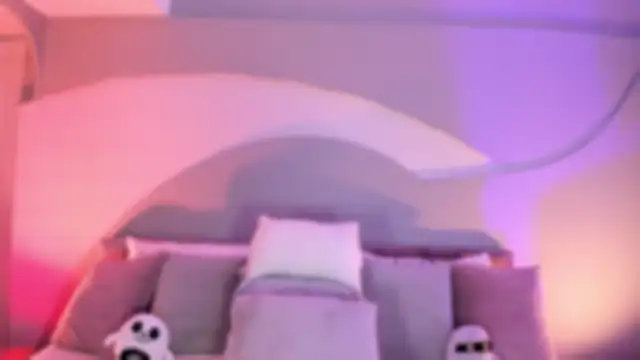 Snapshot of Nicolle_W chatting on October 9, 2025, 11:52 am Nicolle W online show from October 9, 2025, 11:52 am