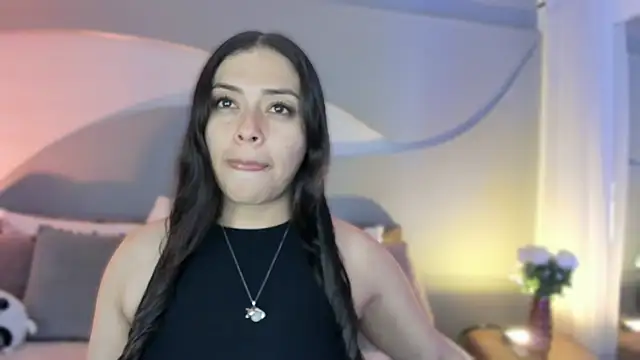 Snapshot of Nicolle_W chatting on October 15, 2025, 11:54 am Nicolle W online show from October 15, 2025, 11:54 am