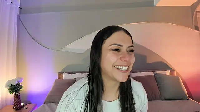 Snapshot of Nicolle_W chatting on November 11, 2025, 11:54 am Nicolle W online show from November 11, 2025, 11:54 am