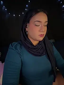 Maryam yamal online show from October 13, 2025, 9:15 pm