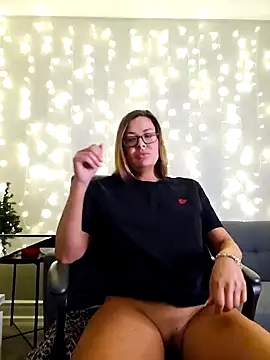 RebeccaXO  online show from December 13, 2024, 3:27 am