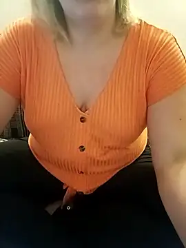 Snapshot of elisacoquineoff chatting on December 4, 2024, 9:24 pm elisacoquineoff online show from December 4, 2024, 9:24 pm