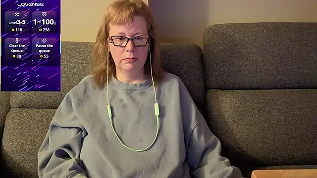 TittyLandQuebec online show from April 14, 2026, 9:43 pm