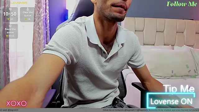 Snapshot of Luis_Negreteth chatting on November 17, 2025, 8:14 pm Luis Negreteth online show from November 17, 2025, 8:14 pm