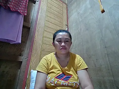 LalaiAsian online show from November 19, 2025, 12:21 am