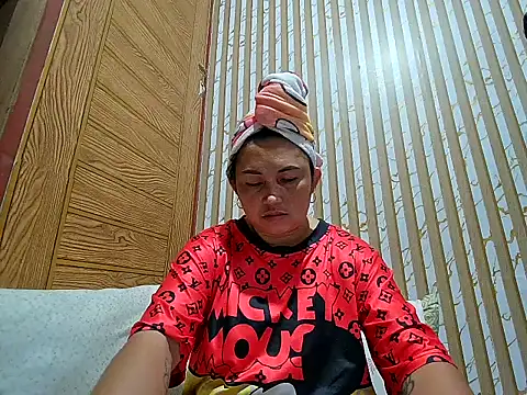 LalaiAsian online show from April 3, 2026, 9:29 am