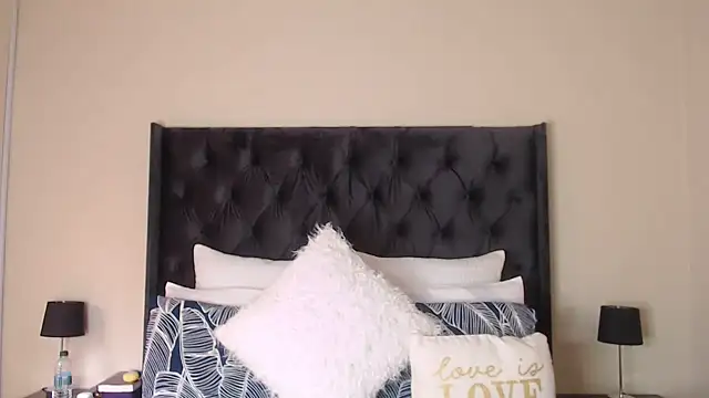 Snapshot of Sexynaughty_Gal chatting on March 2, 2025, 8:38 am Sexynaughty Gal online show from March 2, 2025, 8:38 am