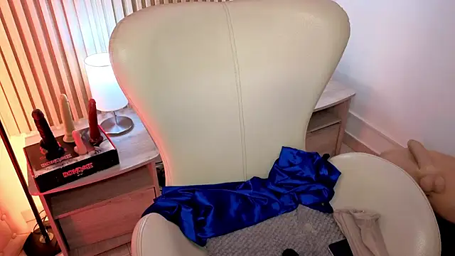 MarianL0ve online show from October 4, 2025, 10:46 am