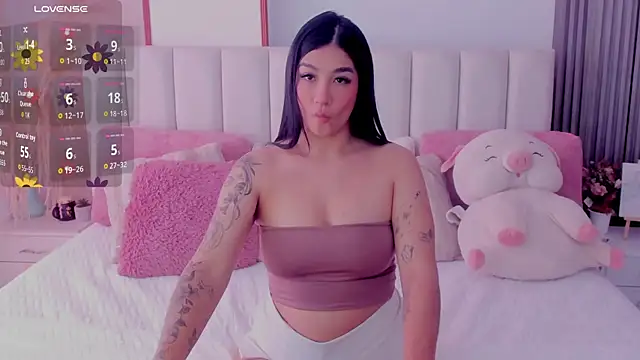 Snapshot of Skcarlet_beckett chatting on October 24, 2025, 1:18 pm Skcarlet beckett online show from October 24, 2025, 1:18 pm