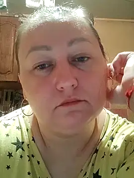 Rini333 online show from May 18, 2026, 9:31 pm