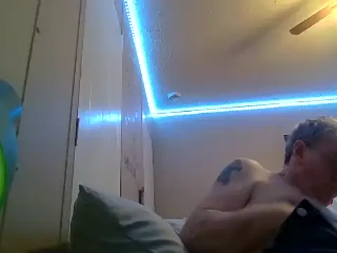 Snapshot of jck1m0t chatting on December 20, 2024, 8:28 am jck1m0t online show from December 20, 2024, 8:28 am