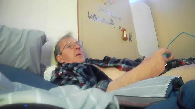 Snapshot of jck1m0t chatting on January 4, 2025, 8:05 pm jck1m0t online show from January 4, 2025, 8:05 pm