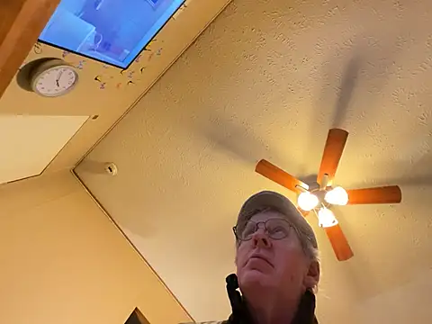 Snapshot of jck1m0t chatting on February 19, 2025, 6:44 am jck1m0t online show from February 19, 2025, 6:44 am