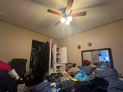 Snapshot of jck1m0t chatting on February 23, 2025, 1:35 am jck1m0t online show from February 23, 2025, 1:35 am