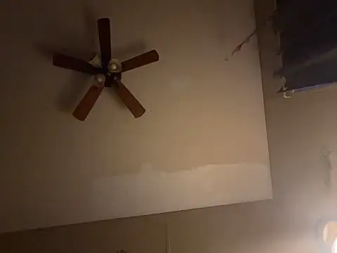 Snapshot of jck1m0t chatting on March 4, 2025, 11:43 pm jck1m0t online show from March 4, 2025, 11:43 pm