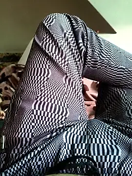 deshimund online show from October 18, 2025, 1:19 am