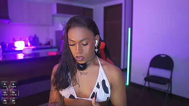 Snapshot of AmberRaus chatting on October 2, 2025, 4:08 am AmberRaus online show from October 2, 2025, 4:08 am