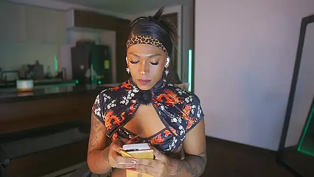 Snapshot of AmberRaus chatting on October 21, 2025, 2:12 am AmberRaus online show from October 21, 2025, 2:12 am