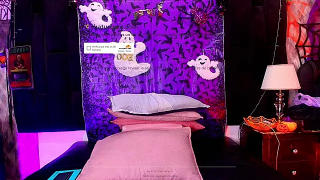 shelsyloreds online show from October 31, 2025, 11:55 am