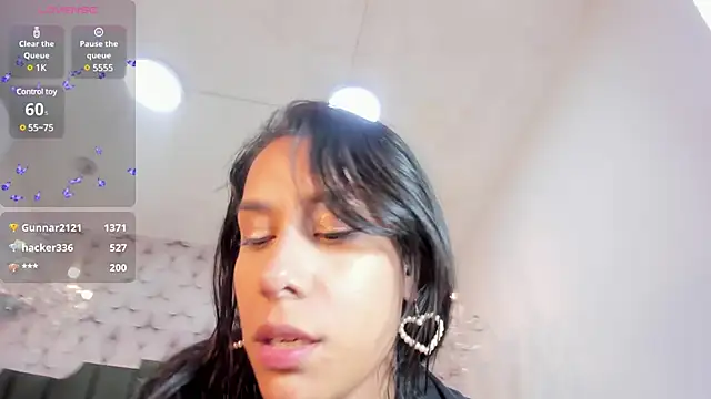 PilarJones  online show from January 8, 2025, 6:20 pm